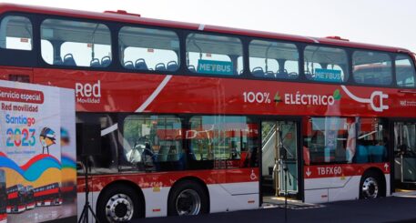 De Pajaritos al Estadio Nacional: bus de 2 pisos debuta con recorrido para Santiago 2023